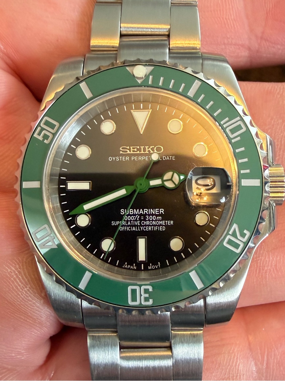 Seiko MOD automatic Submariner Style Green Bezel with green hands. 40mm case - Picture 3 of 6